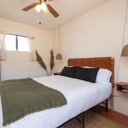 Renovated Lodge - Room 1 With Pool Access Joshua Tree Ngoại thất bức ảnh